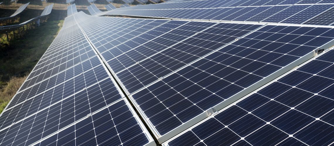 beautiful-alternative-energy-plant-with-solar-panels